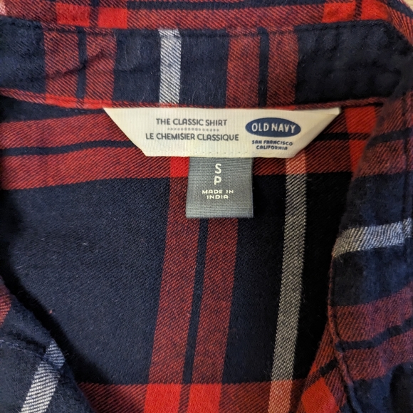 Old Navy classic plaid button down shirt - Picture 4 of 7